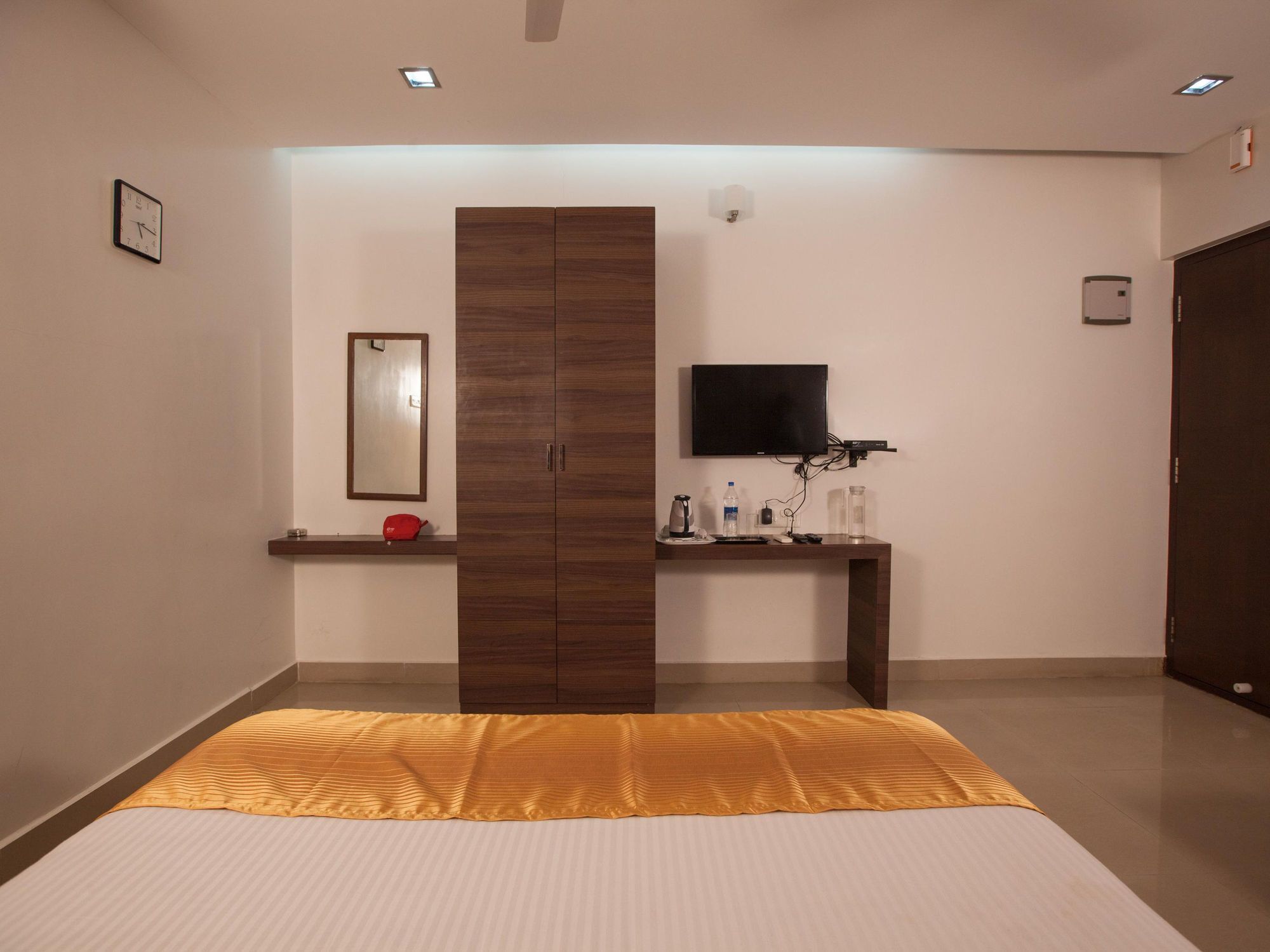 Oyo 454 Hotel Aravindar Residency Siruseri Exterior foto