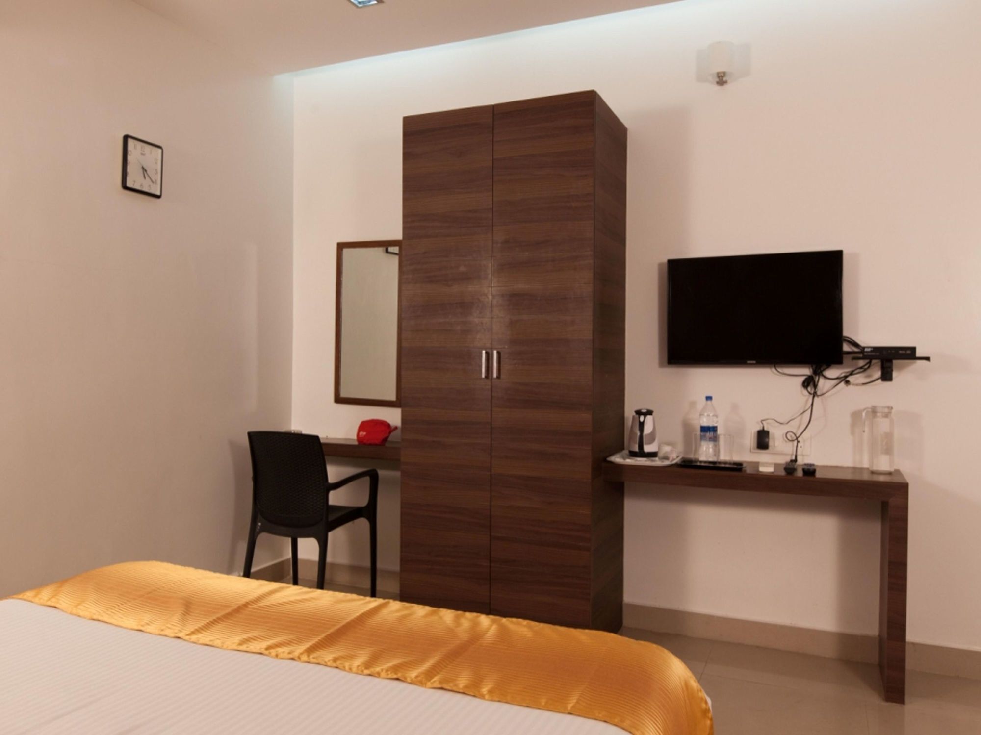 Oyo 454 Hotel Aravindar Residency Siruseri Exterior foto