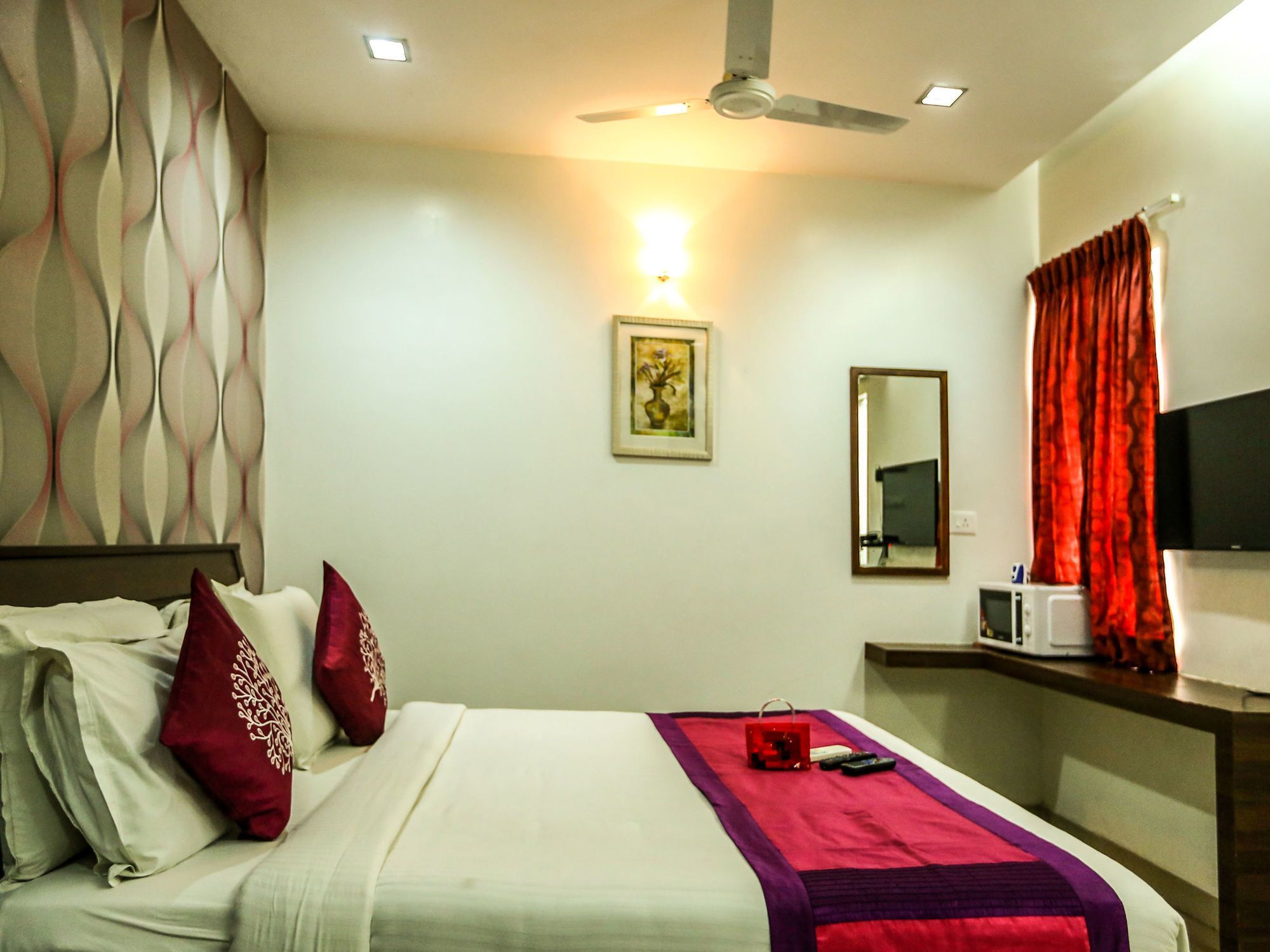 Oyo 454 Hotel Aravindar Residency Siruseri Exterior foto
